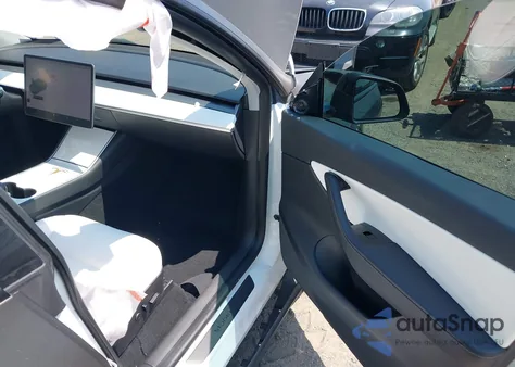 2021 Tesla Model Y Long Range Dual Motor All-Wheel Drive from USA, damaged, VIN 5YJYGDEE2MF062887